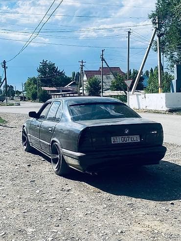 BMW M5: 1991 г., Механика, Бензин, Седан