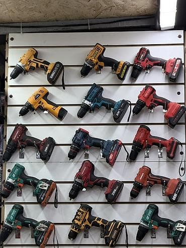 Генераторы: Аккумуляторные шуруповёрты/дрели - Разные модели и бренды: компактные — 1