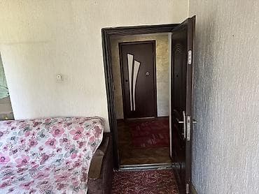 Үйлөр: 🏡 Продается 4-комнатный дом в ж/м Ак-Босого! 📐 Площадь дома: 98 м² 🌿 — 3