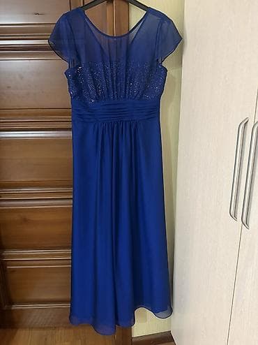 Плащи: Продаю платье нарядное, длинное в пол, очень красивое, одевала один — 1