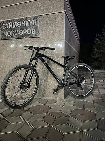 Велосипеддер: Горный велосипед (трейл), черная рама. Основные характеристики: - — 1