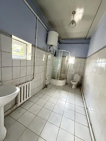 Дома: Район Азия Молл Сдается 3ком дом Площадь участка: 8соток Без мебели — 3