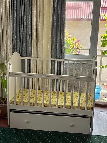 Манеж-кровать, Б/у, С комодом, Дерево