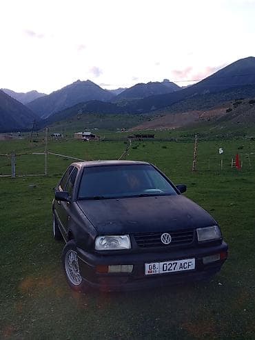 Продажа авто: Volkswagen Vento: 1993 г., 1.8 л, Механика, Бензин, Седан — 1