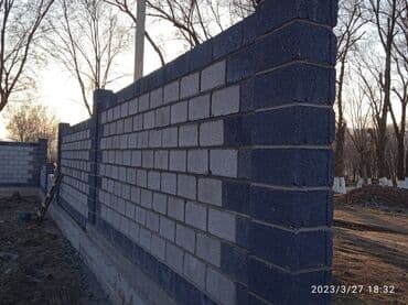 услуги разнорабочего: Кладка пескоблока, Забор рванный, стандартный,узкий, широкий — 9
