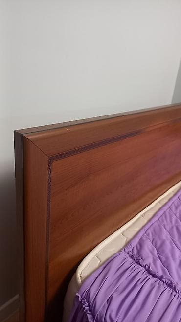 бир кишилик спальный: Кровать + Мстрас. Двуспальная кровать с высоким изголовьем из дерева — 4