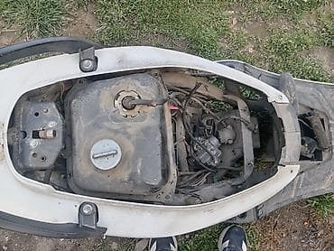 дево запчасти: Скутер (разобранный) и комплект запчастей Описание: - Рама и пластик — 6