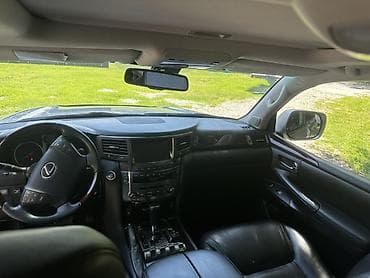 один: Lexus LX: 2011 г., 5.7 л, Автомат, Газ, Внедорожник — 4