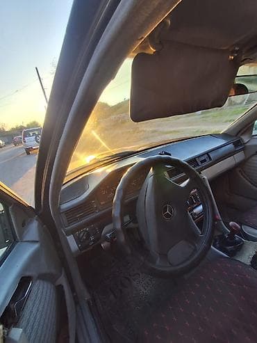 крыло 124: Mercedes-Benz W124: 1990 г., 2 л, Механика, Дизель, Седан — 7