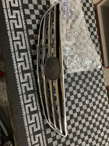 Решетка радиатора Toyota