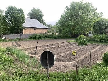 продаю бишкек: Продаётся жилой дом с большим приусадебным участком. Описание дома: - — 3