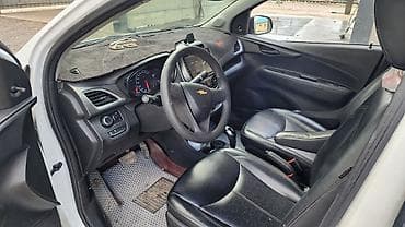 195 70 с: Chevrolet Spark: 2020 г., 0.1 л, Автомат, Бензин, Хэтчбэк — 4