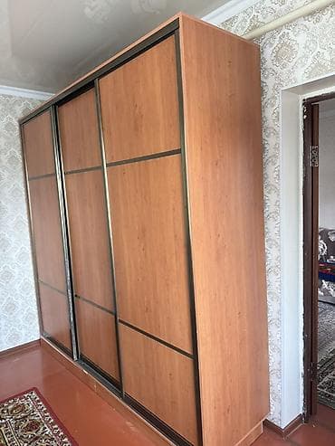 Шкаф-купе состояние среднее Примерные габариты по фото: - Ширина