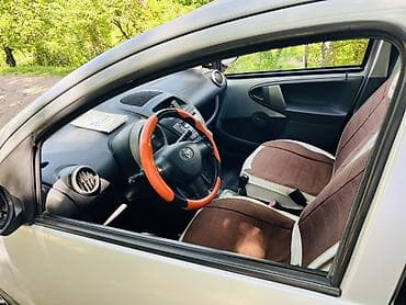 Унаа сатуу: Toyota Aygo: 2007 г., 1 л, Кол менен иштөөчү, Бензин, Хетчбек — 7