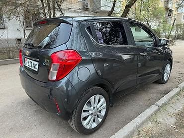 Chevrolet Spark: 2016 г., 1 л, Автомат, Бензин, Хэтчбэк