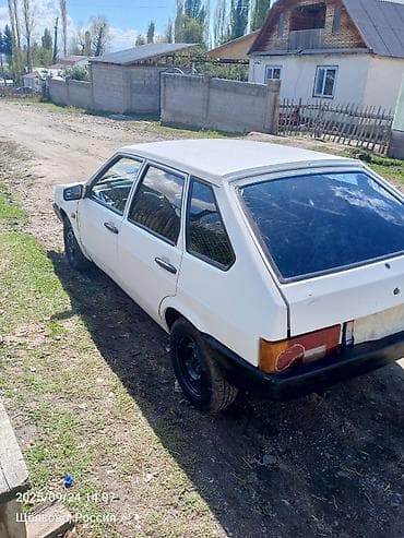 ВАЗ (ЛАДА) 2109: 1988 г., 1.3 л, Кол менен иштөөчү, Бензин, Хетчбек