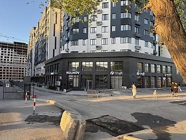 red centr: Аренда коммерческого помещения 141кв.м. на первом этаже современного — 3