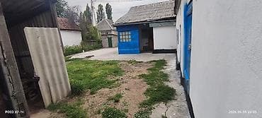 продам железный гараж: Дом с участком и хозпостройками - Жилой дом на участке с зелёным — 5