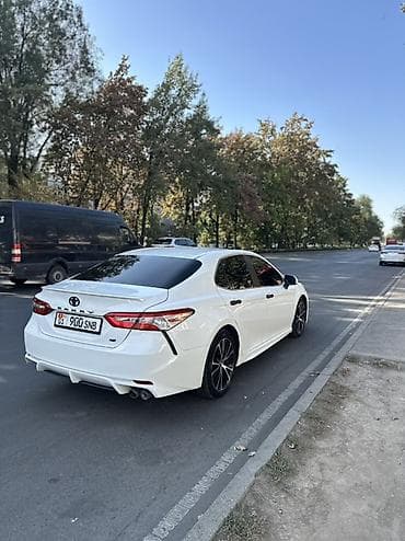 2 8: Toyota Camry: 2018 г., 2.5 л, Автомат, Бензин, Седан — 1