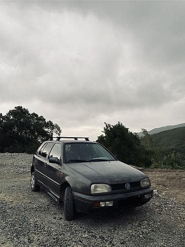 Volkswagen Golf: 1992 г., 1.8 л, Механика, Бензин, Хэтчбэк