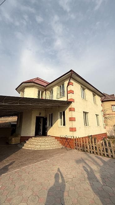 🏡 Продаётся трёхуровневый дом в жилмассиве Учкун Дом расположен в