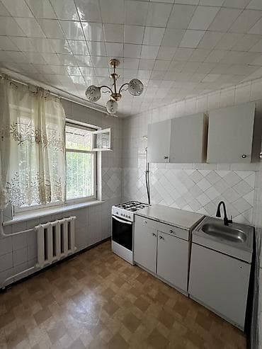 Батирлер: 1 бөлмө, 36 м², 4-мкр 104-серия, 2 кабат, Эски ремонт — 7