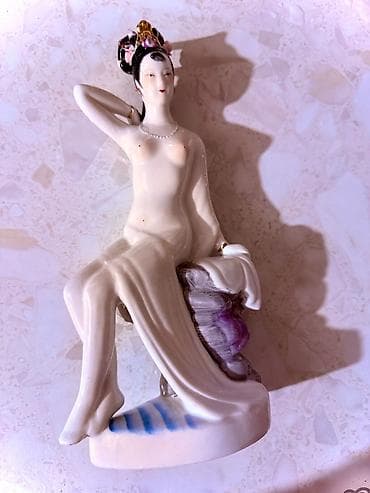 Велоаксессуары: Фарфоровая статуэтка «Дама в восточном стиле» - Материал: гладкий — 1