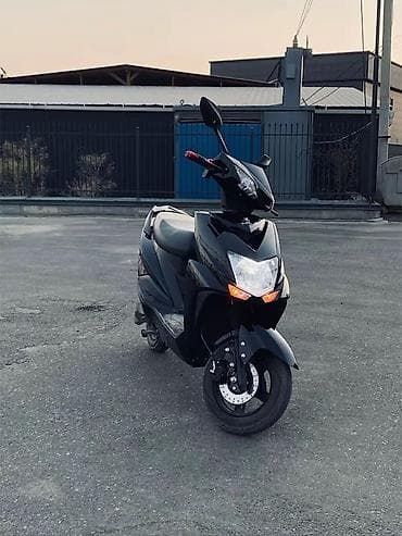 мототехника бишкек: Скутер 50–125 см³, городской, черный - Агрессивный пластиковый обвес — 1