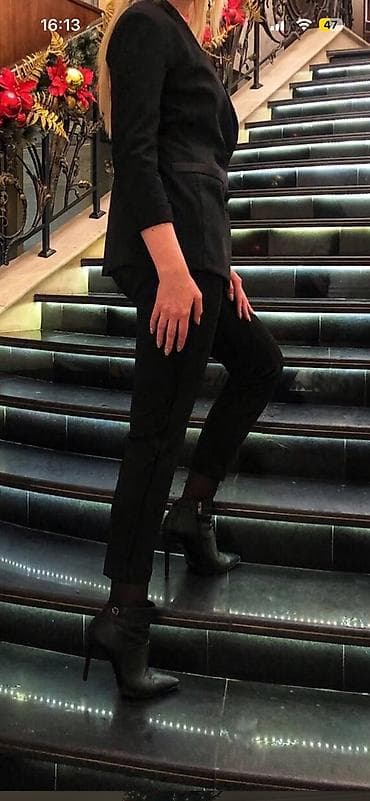 костюм женские: Женский брючный костюм-смокинг черный Imperial, состояние отличное — 9