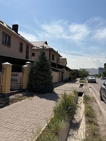 Недвижимость: Продаю 4х уровневый таунхаус ( 3 этажа+цоколь) 📍11 микрорайон по — 1