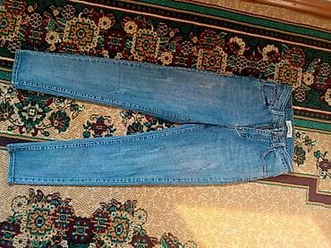 женский вещи: Набор женских/джинсов, 4 пары. 1) Темно-синие классические брюки: - — 4