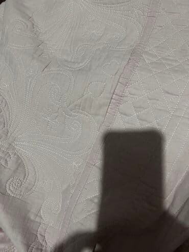 двуспальное одеяло из шерсти: Покрывало для кровати, Б/у — 3