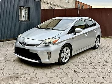 Toyota Prius: 2015 г., 1.8 л, Автомат, Гибрид, Хэтчбэк