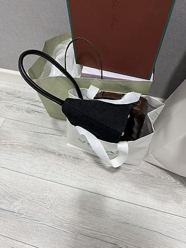 mark jakobs: Отдам даром
Сумки на каждый день 
Одежда для девушки лет 18-28 — 1