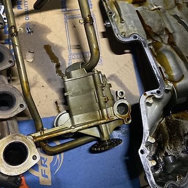 пл: Масляный насос в сборе с маслоприёмниками и поддоном двигателя — 4