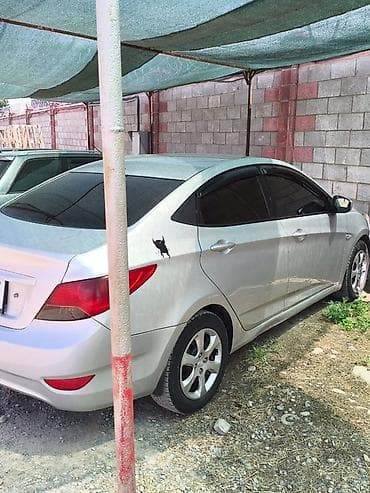 Унаа: Hyundai Solaris: 2013 г., 1.6 л, Кол менен иштөөчү, Бензин, Седан — 3