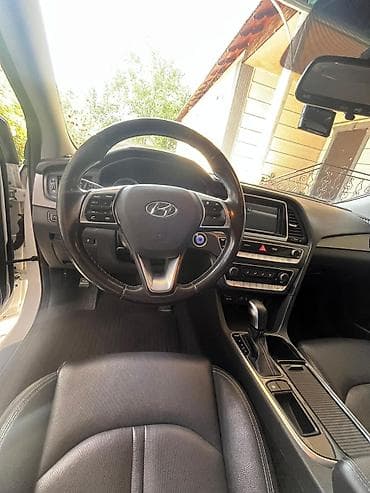 Hyundai Sonata: 2018 г., 2 л, Автомат, Газ, Седан — 9