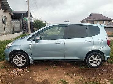 Продажа авто: Honda Fit: 2004 г., Бензин, Хэтчбэк — 3