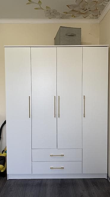 Шифоньер, шкаф для одежды, Б/у, Прямой, ЛДСП at lalafo.kg Шифоньер, шкаф для одежды, Б/у, Прямой, ЛДСП