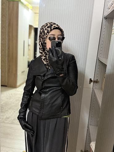 чёрная кожаная куртка: Кожаная куртка, Косуха, Экокожа, Приталенная модель, S — 2