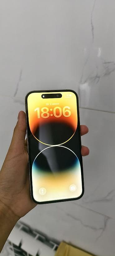 купить айфон 16: IPhone 14 Pro, Б/у, 256 ГБ, Золотой, Чехол, 84 % — 2
