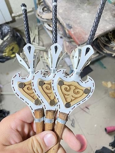 цветы оформления: Картина на коже в деревянной раме + декоративный камчи (камча) - — 5