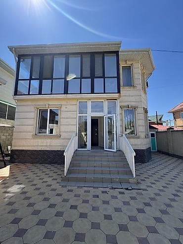 Дома: 140 м², 4 комнаты, Бронированные двери, Парковка — 2