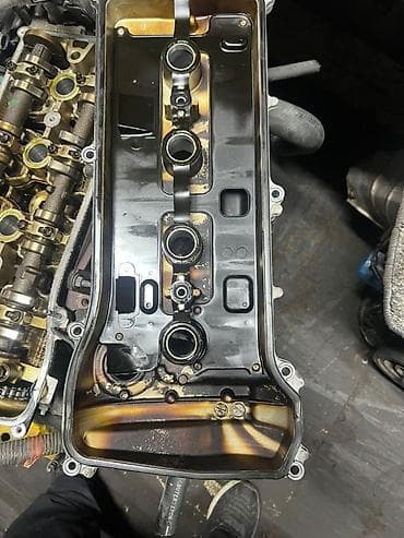 Клапанная крышка Toyota