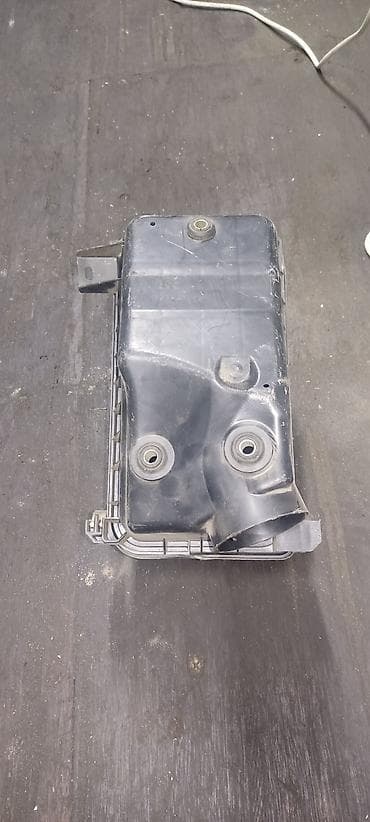 verso: Toyota Corolla Verso, Spasio, корпус воздушного фильтра — 6