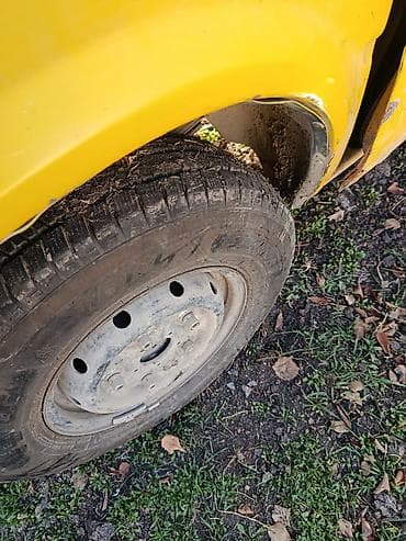 т2 транспортер: Желтый грузопассажирский фургон Ford Transit (поколение 1990‑е) — 7