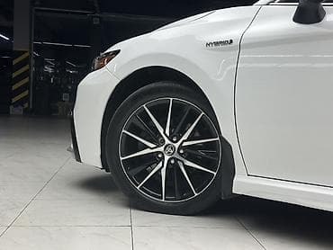 авто ижара: Toyota Camry: 2020 г., 2.5 л, Гибрид, Седан — 6