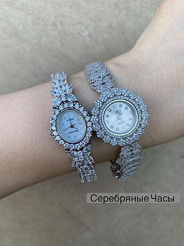 Элегантные женские серебряные часы с инкрустацией камней