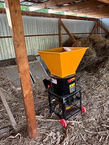 Дробилка/измельчитель кормов и растительных остатков - Тип