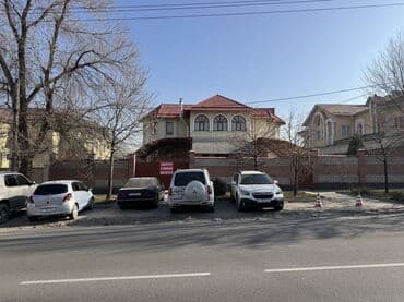 дом с подселением: 470 м², 12 комнат, Парковка — 2